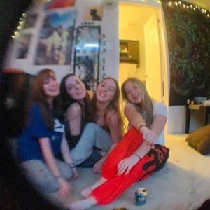 Meet your Posher, Taylor